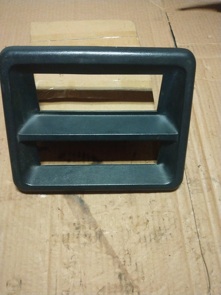 1987-91 radio/climate control bezel