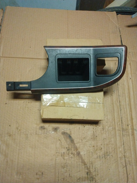 1987-91 lower right dash bezel (wood grain)